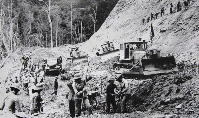 “Sai lầm khủng khiếp” trong chiến tranh xâm lược Việt Nam qua thừa nhận của cựu Bộ trưởng McNamara “Sai lầm khủng khiếp” trong chiến tranh xâm lược Việt Nam qua thừa nhận của cựu Bộ trưởng McNamara