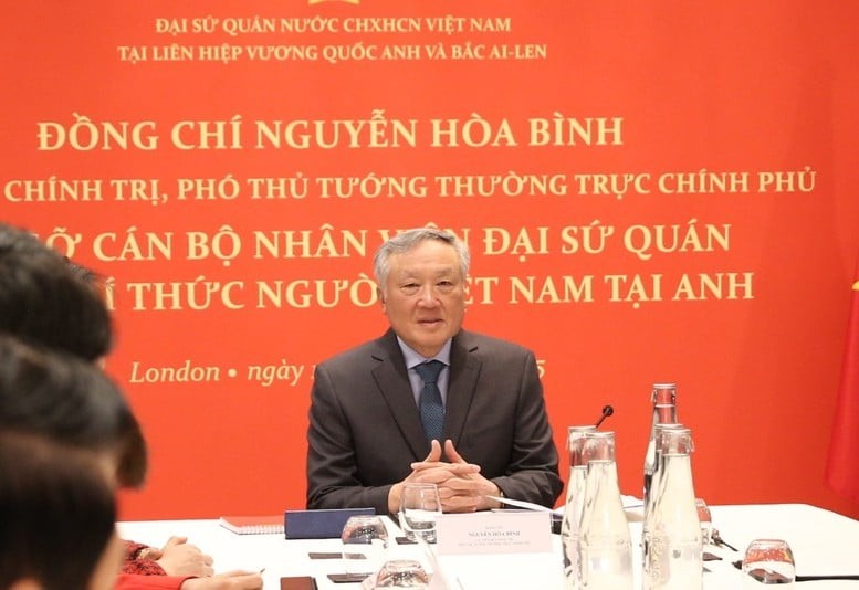 Deputy PM hopes they will support the development of international financial centers in Vietnam. (Photo: VGP/Dinh Hai) Deputy PM hopes they will support the development of international financial centers in Vietnam. (Photo: VGP/Dinh Hai)