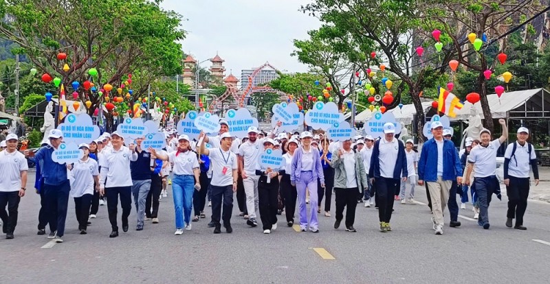 Đi bộ vì hòa bình nhân loại tại Đà Nẵng: lan tỏa tinh thần đoàn kết, yêu thương Đi bộ vì hòa bình nhân loại tại Đà Nẵng: lan tỏa tinh thần đoàn kết, yêu thương