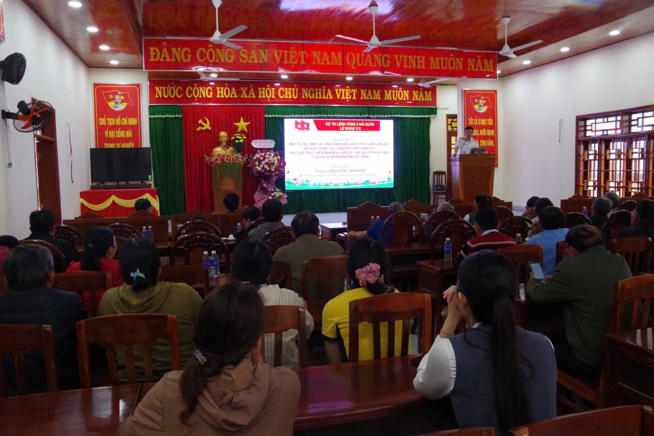 Vùng 3 Hải quân: thông tin tình hình biển đảo đến nhân dân Bình Định Vùng 3 Hải quân: thông tin tình hình biển đảo đến nhân dân Bình Định