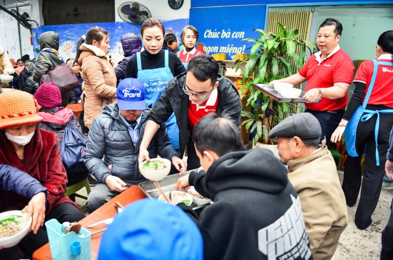 Hành trình thiện nguyện của CBNV Ngân hàng TMCP Đông Nam Á (SeABank, mã chứng khoán SSB) năm 2025 được mở đầu bằng hoạt động thường niên Xuân Yêu thương với chủ đề “Lan tỏa nụ cười” 