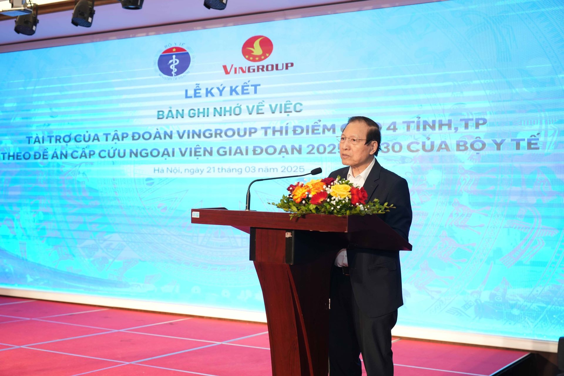 Vingroup tài trợ 1.000 tỷ đồng cho Vingroup tài trợ 1.000 tỷ đồng cho