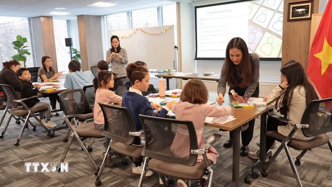 Tôn vinh tiếng Việt: Lan tỏa tình yêu tới các em nhỏ tại thành phố New York, Mỹ Tôn vinh tiếng Việt: Lan tỏa tình yêu tới các em nhỏ tại thành phố New York, Mỹ