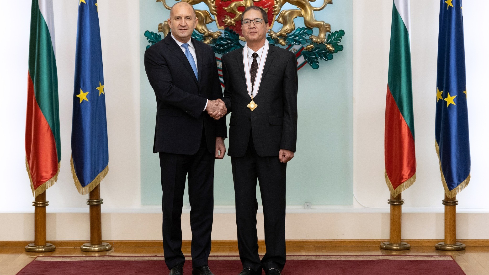 Đại sứ Đỗ Hoàng Long nhận Huân chương Kị sĩ Madara hạng Nhất của Bulgaria