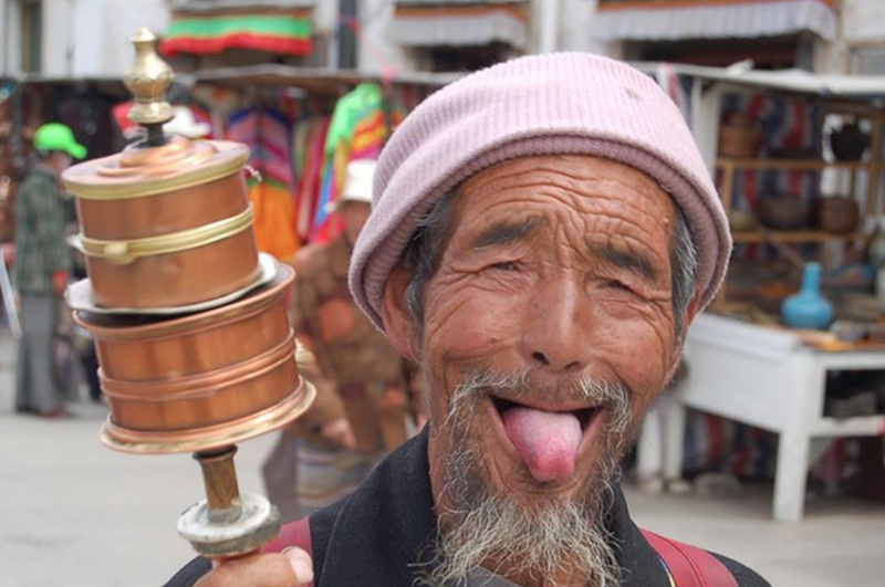Sự độc đáo trong cách chào hỏi của một số quốc gia Sự độc đáo trong cách chào hỏi của một số quốc gia