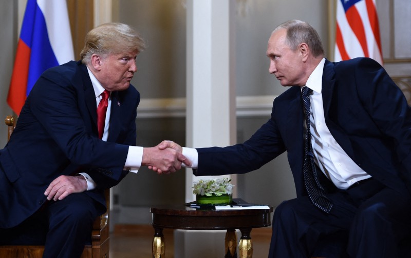 Quan hệ Mỹ - Nga dưới thời Trump 2.0: Từ đối đầu đến đối thoại Quan hệ Mỹ - Nga dưới thời Trump 2.0: Từ đối đầu đến đối thoại