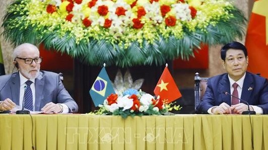 Chủ tịch nước Lương Cường hội đàm với Tổng thống Brazil
