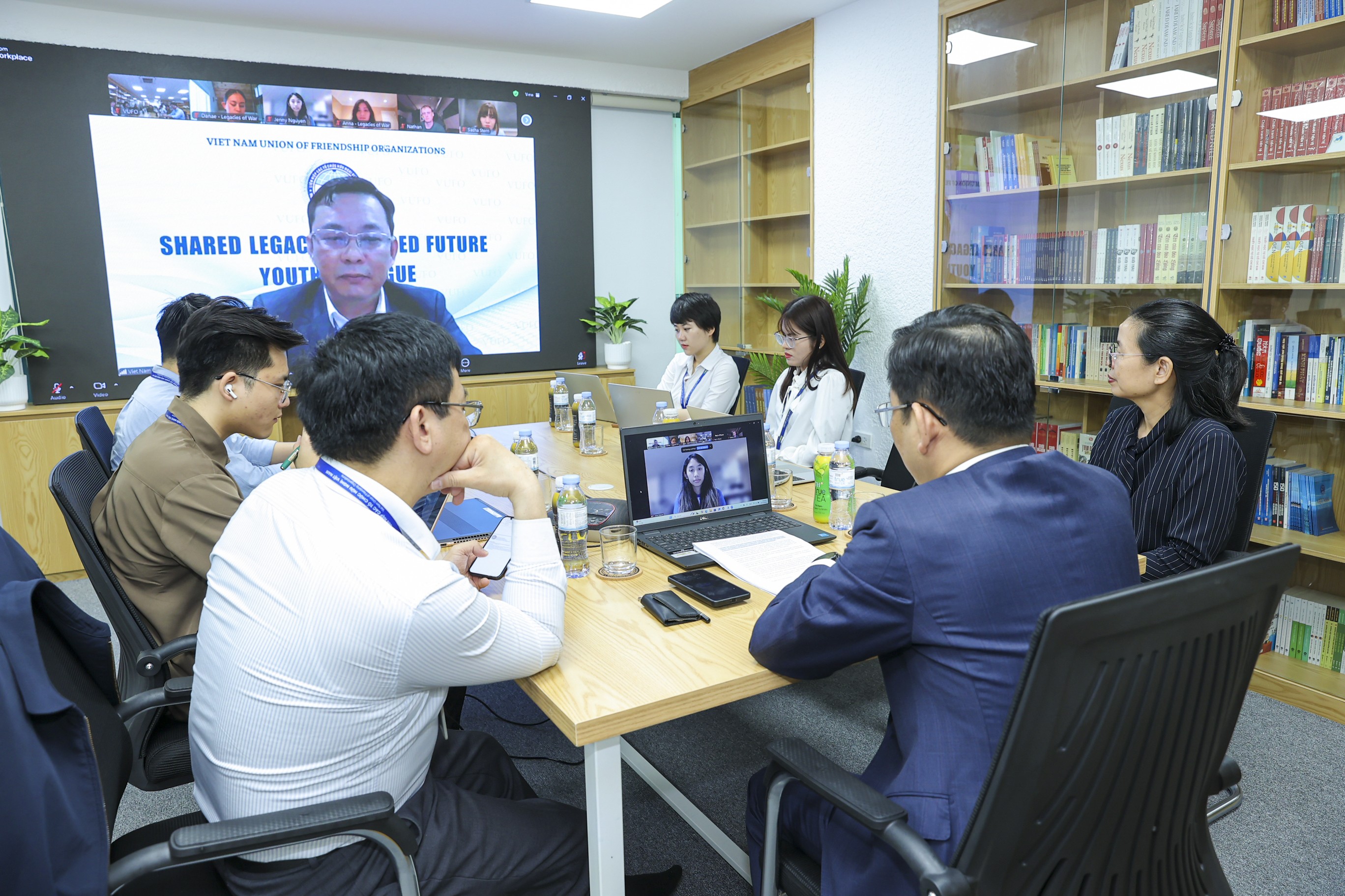 Phó Chủ tịch Liên hiệp các tổ chức hữu nghị Việt Nam Đồng Huy Cương tham dự buổi đối thoại. (Ảnh: Đinh Hòa) Phó Chủ tịch Liên hiệp các tổ chức hữu nghị Việt Nam Đồng Huy Cương tham dự buổi đối thoại. (Ảnh: Đinh Hòa)