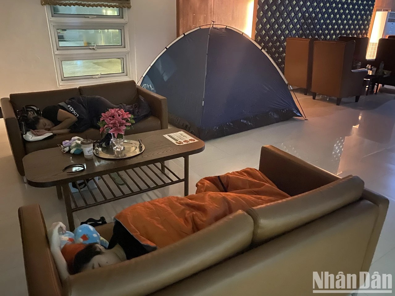 Bangkok đêm không ngủ tìm kiếm người mất tích trong động đất