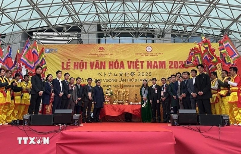 Lễ hội Văn hóa tại Osaka: Tái hiện lễ Giỗ Tổ và xếp hình bản đồ Việt Nam