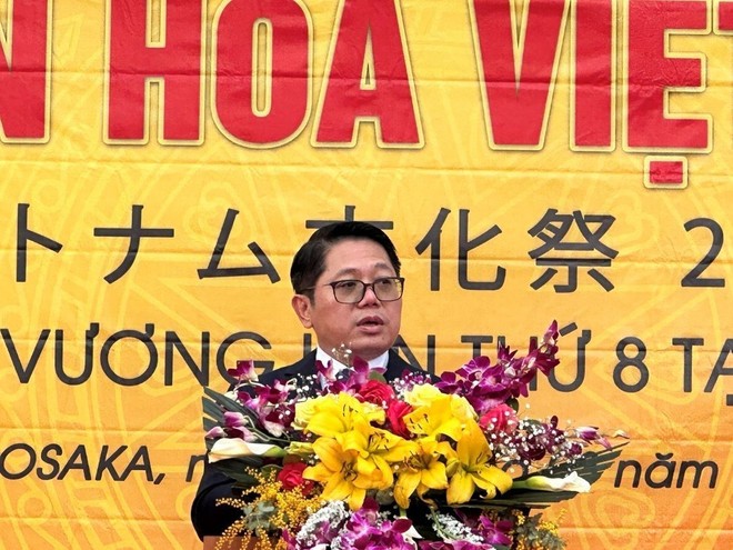 Lễ hội Văn hóa tại Osaka: Tái hiện lễ Giỗ Tổ và xếp hình bản đồ Việt Nam
