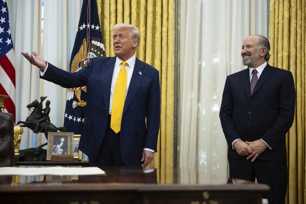 Tổng thống Mỹ Donald Trump (trái) và Bộ trưởng Thương mại Mỹ Howard Lutnick. Ảnh: POLITICO Tổng thống Mỹ Donald Trump (trái) và Bộ trưởng Thương mại Mỹ Howard Lutnick. Ảnh: POLITICO