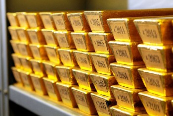 Chịu áp lực chốt lời, giá vàng thế giới rơi từ đỉnh