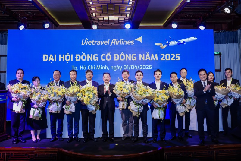 HĐQT và Ban Kiểm soát mới nhiệm kỳ 2025 - 2030 ra mắt ĐHĐCĐ HĐQT và Ban Kiểm soát mới nhiệm kỳ 2025 - 2030 ra mắt ĐHĐCĐ