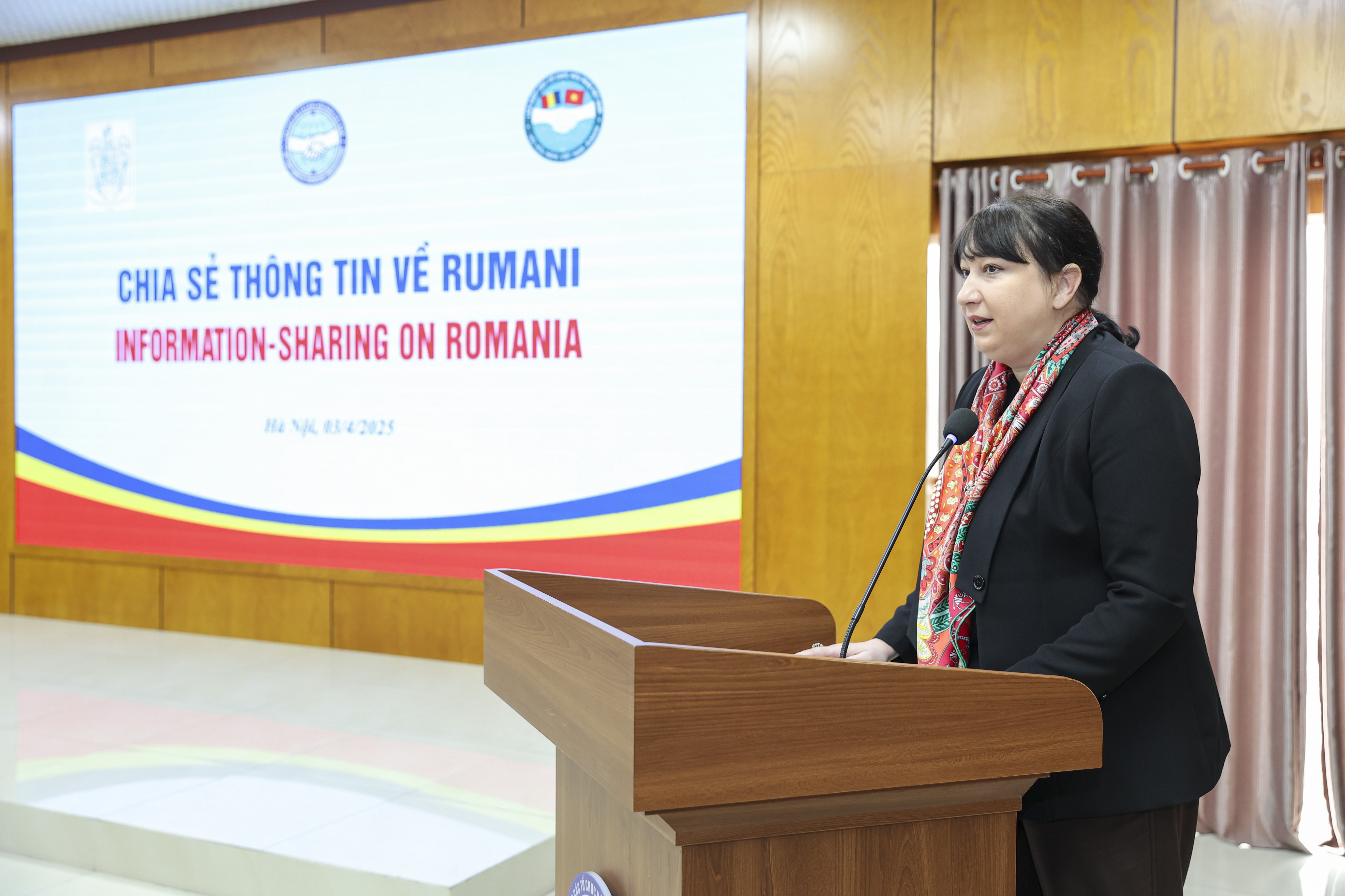 Tăng cường hiểu biết, phát triển quan hệ Việt Nam - Rumani tương xứng với tiềm năng Tăng cường hiểu biết, phát triển quan hệ Việt Nam - Rumani tương xứng với tiềm năng