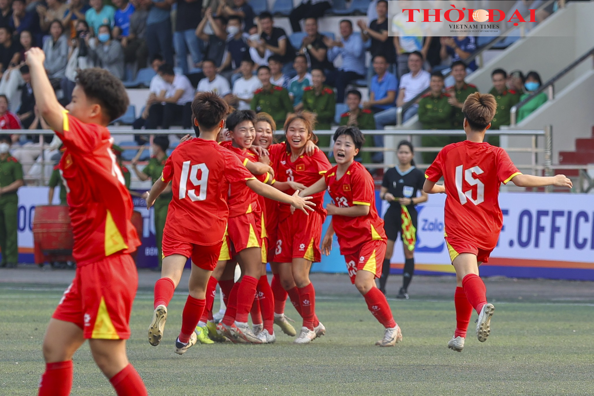 U17 nữ Việt Nam giành chiến thắng 2-1 trước U17 nữ Thái Lan