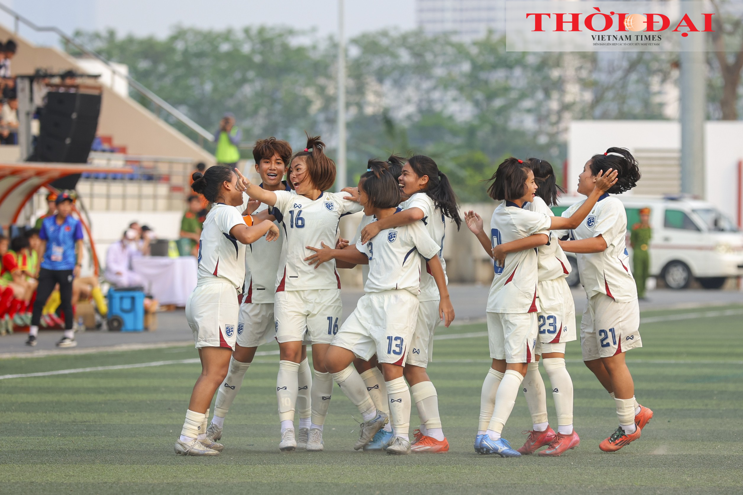 U17 nữ Việt Nam giành chiến thắng 2-1 trước U17 nữ Thái Lan