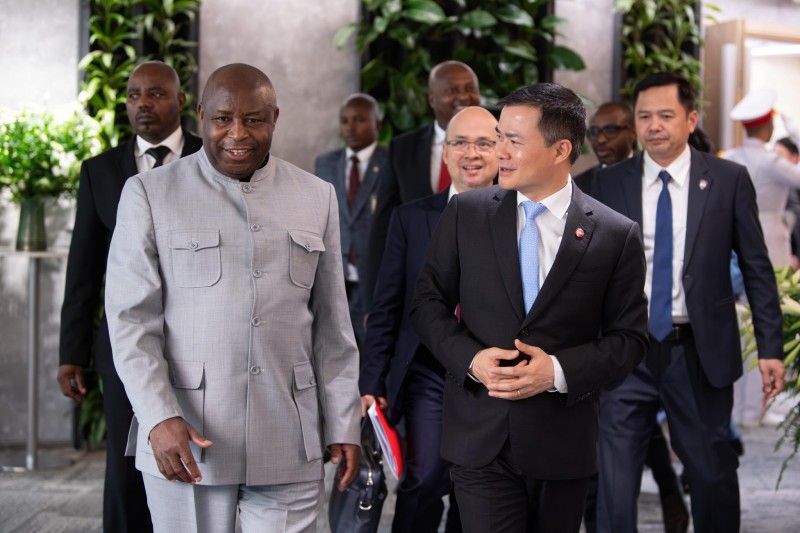 Tổng thống Burundi làm việc tại tập đoàn Viettel trong chuyến thăm chính thức Việt Nam Tổng thống Burundi làm việc tại tập đoàn Viettel trong chuyến thăm chính thức Việt Nam