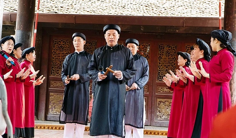A performance of Xoan singing in ancient villages at cultural relic sites in Viet Tri city, Phu Tho province (Photo: VNA) A performance of Xoan singing in ancient villages at cultural relic sites in Viet Tri city, Phu Tho province (Photo: VNA)