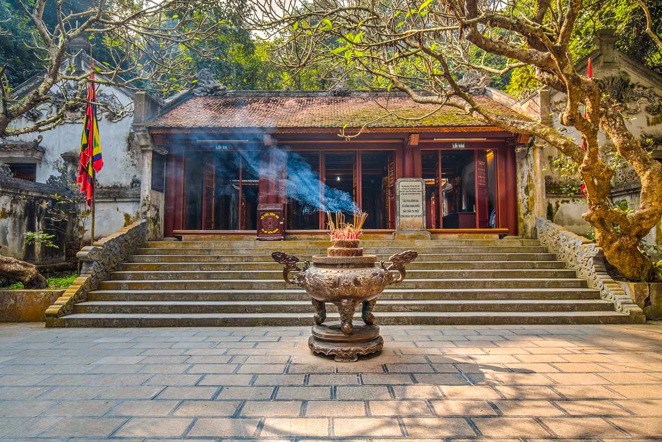 Tín ngưỡng thờ cúng Hùng Vương và tinh thần gắn kết cộng đồng Tín ngưỡng thờ cúng Hùng Vương và tinh thần gắn kết cộng đồng