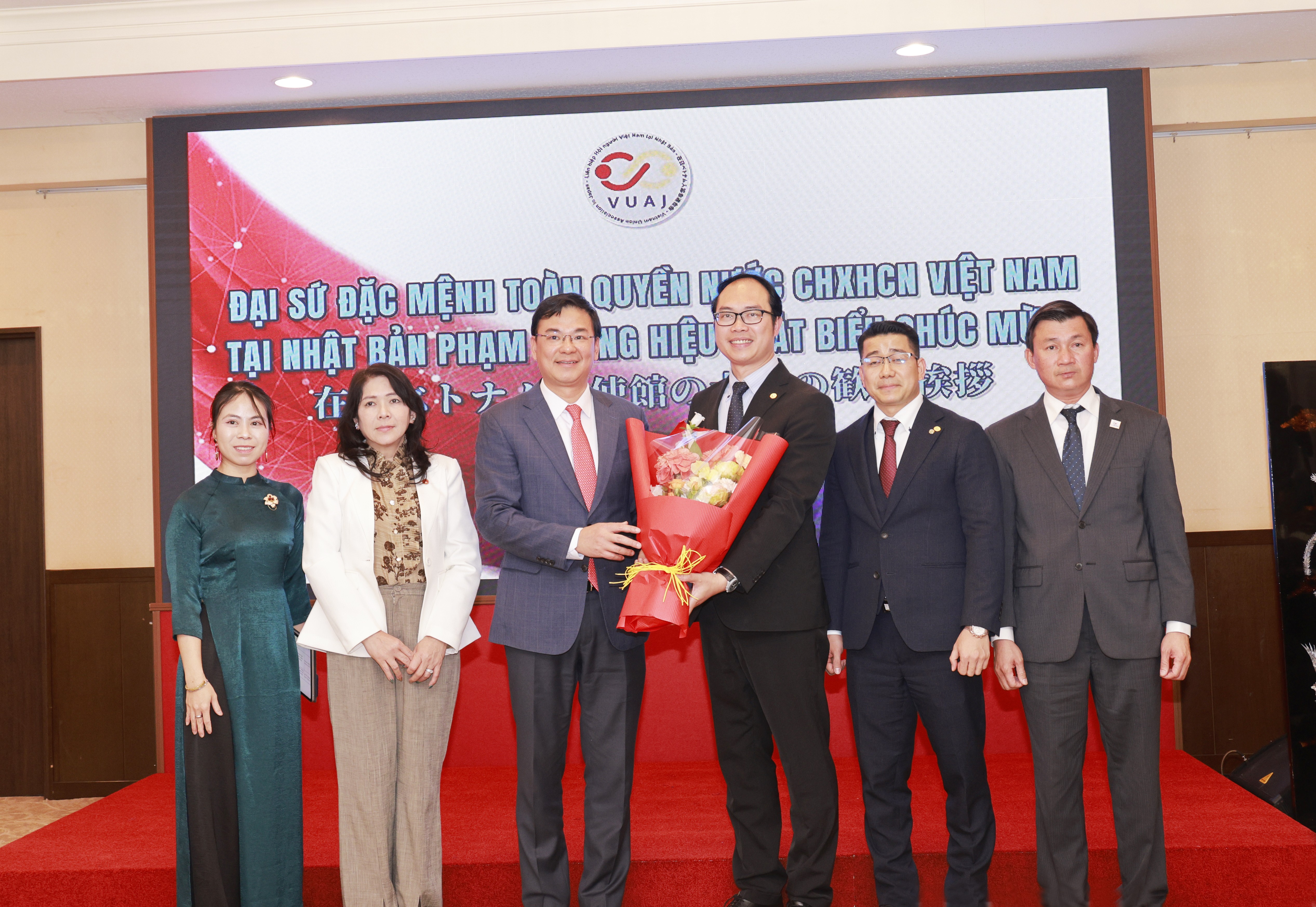Tăng cường gắn kết và hỗ trợ cộng đồng người Việt tại Nhật Bản phát triển Tăng cường gắn kết và hỗ trợ cộng đồng người Việt tại Nhật Bản phát triển