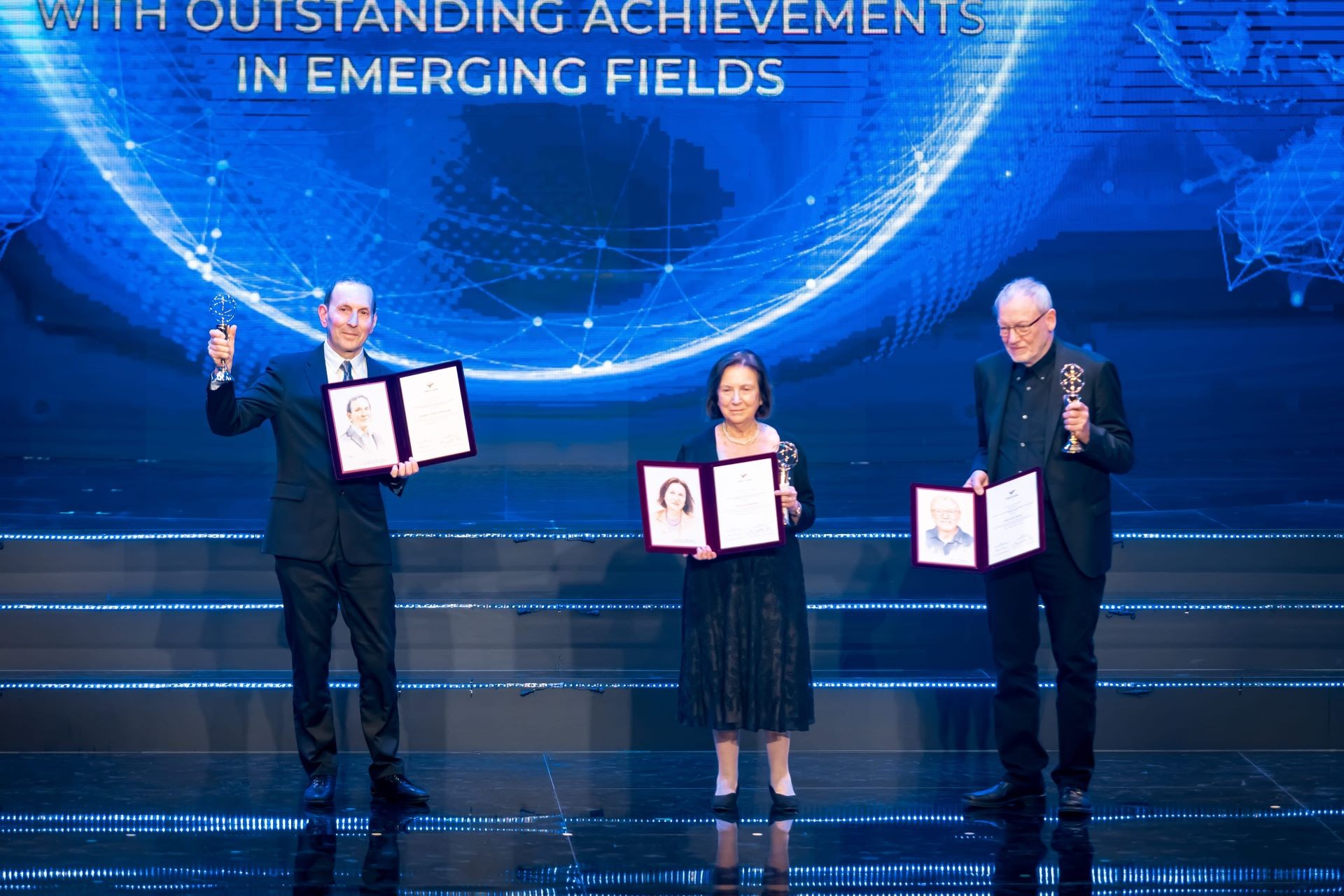 Chủ nhân Giải thưởng VinFuture được vinh danh ở Giải thưởng Breakthrough 2025 Chủ nhân Giải thưởng VinFuture được vinh danh ở Giải thưởng Breakthrough 2025