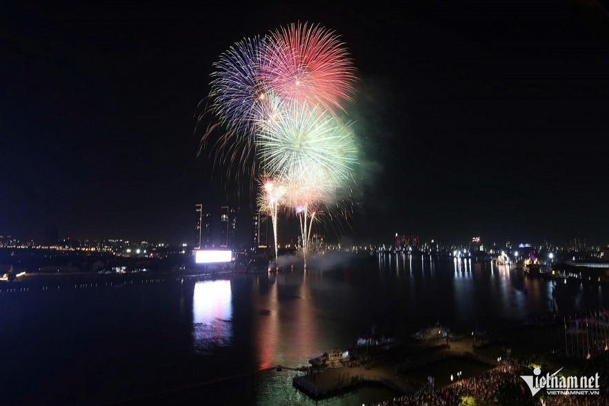 Ho Chi Minh City frequently hosts fireworks for major holidays and Tet. Photo: Nguyen Hue Ho Chi Minh City frequently hosts fireworks for major holidays and Tet. Photo: Nguyen Hue