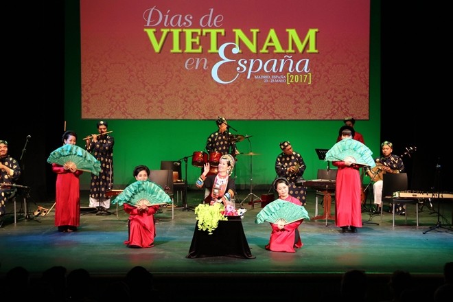 Art performance at the Opening Ceremony of “Vietnam Day in Spain 2017.” Art performance at the Opening Ceremony of “Vietnam Day in Spain 2017.”