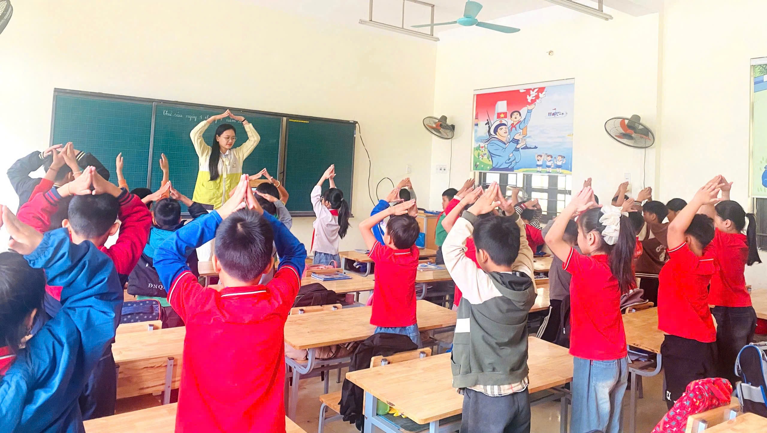 Nâng cao kỹ năng tự bảo vệ cho hơn 5.000 học sinh Tuyên Quang Nâng cao kỹ năng tự bảo vệ cho hơn 5.000 học sinh Tuyên Quang