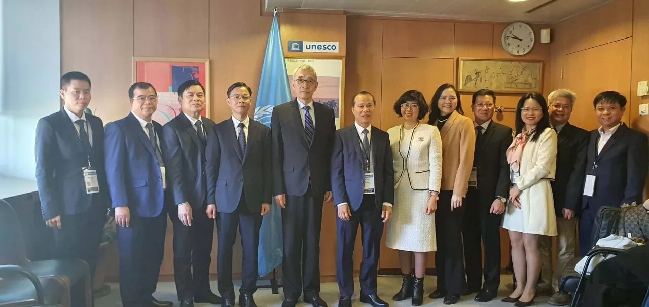 Meeting with UNESCO Deputy Director-General Xing Qu. (Photo: Working delegation) Meeting with UNESCO Deputy Director-General Xing Qu. (Photo: Working delegation)