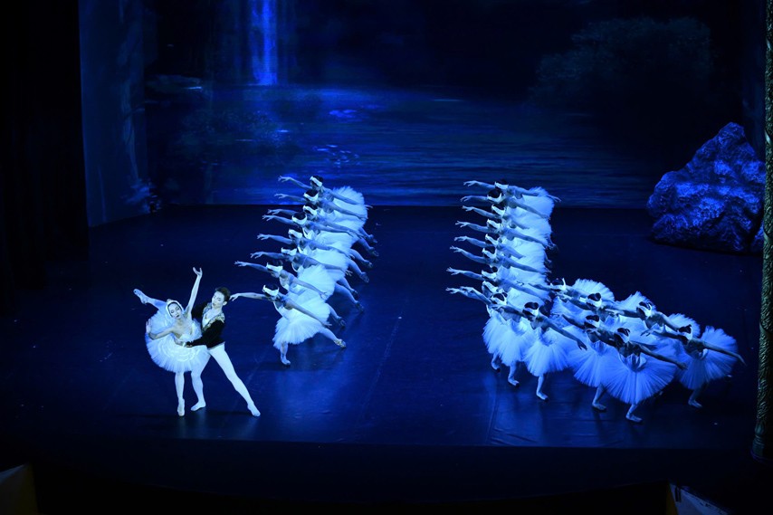 Một cảnh trong vở Kiệt tác ballet Nga trên sân khấu Nhà hát Hồ Gươm