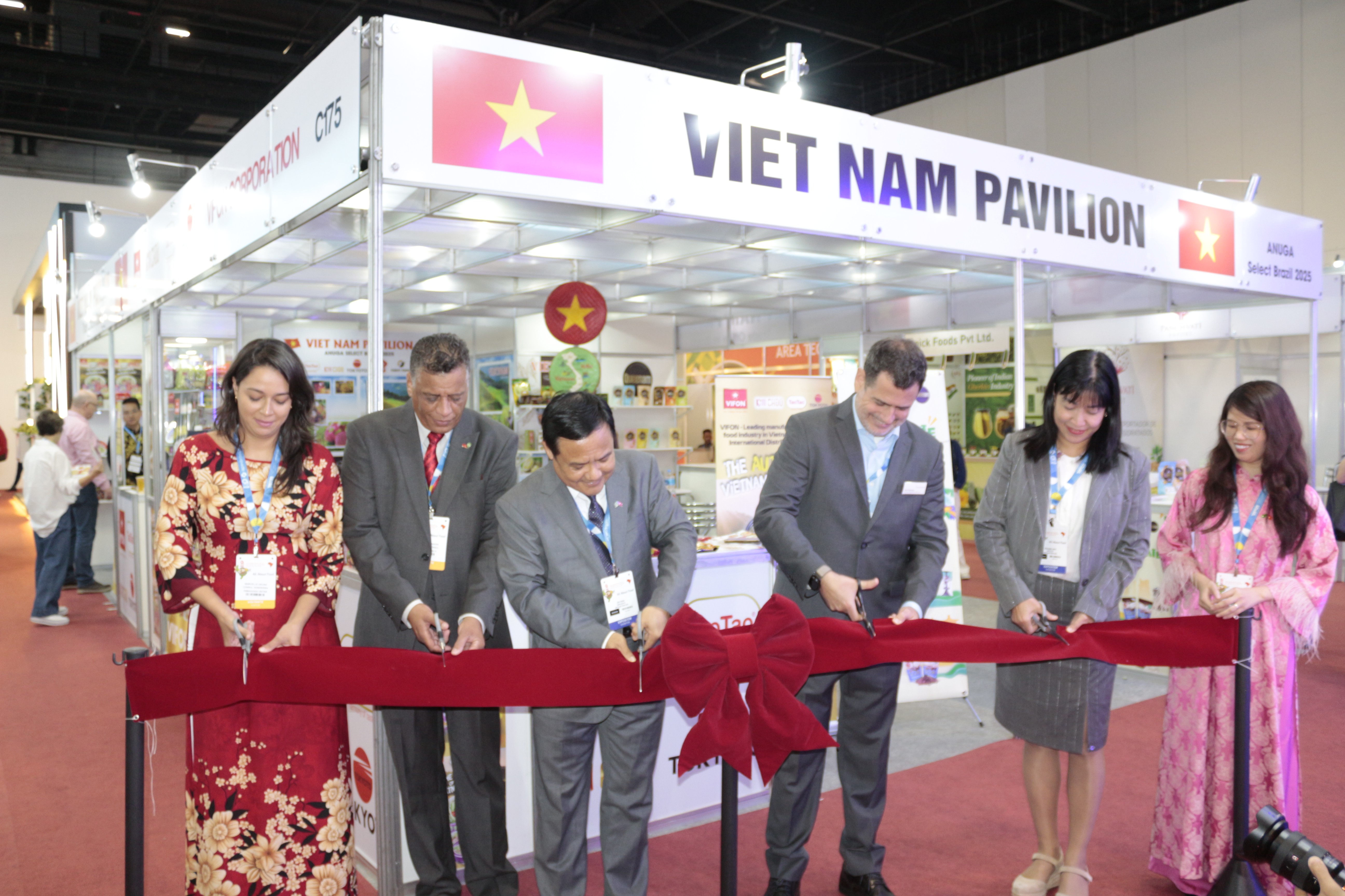 Khai trương gian hàng Việt Nam tại Triển lãm Thực phẩm và Đồ uống ANUGA Brazil Khai trương gian hàng Việt Nam tại Triển lãm Thực phẩm và Đồ uống ANUGA Brazil