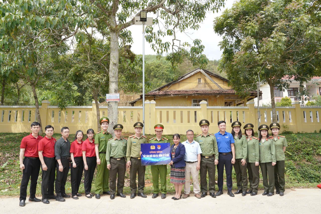 Thêm một mái nhà ấm áp ở vùng cao Quảng Nhâm (Huế) Nhiều công trình thiết thực hỗ trợ bà con biên giới Thành phố Huế