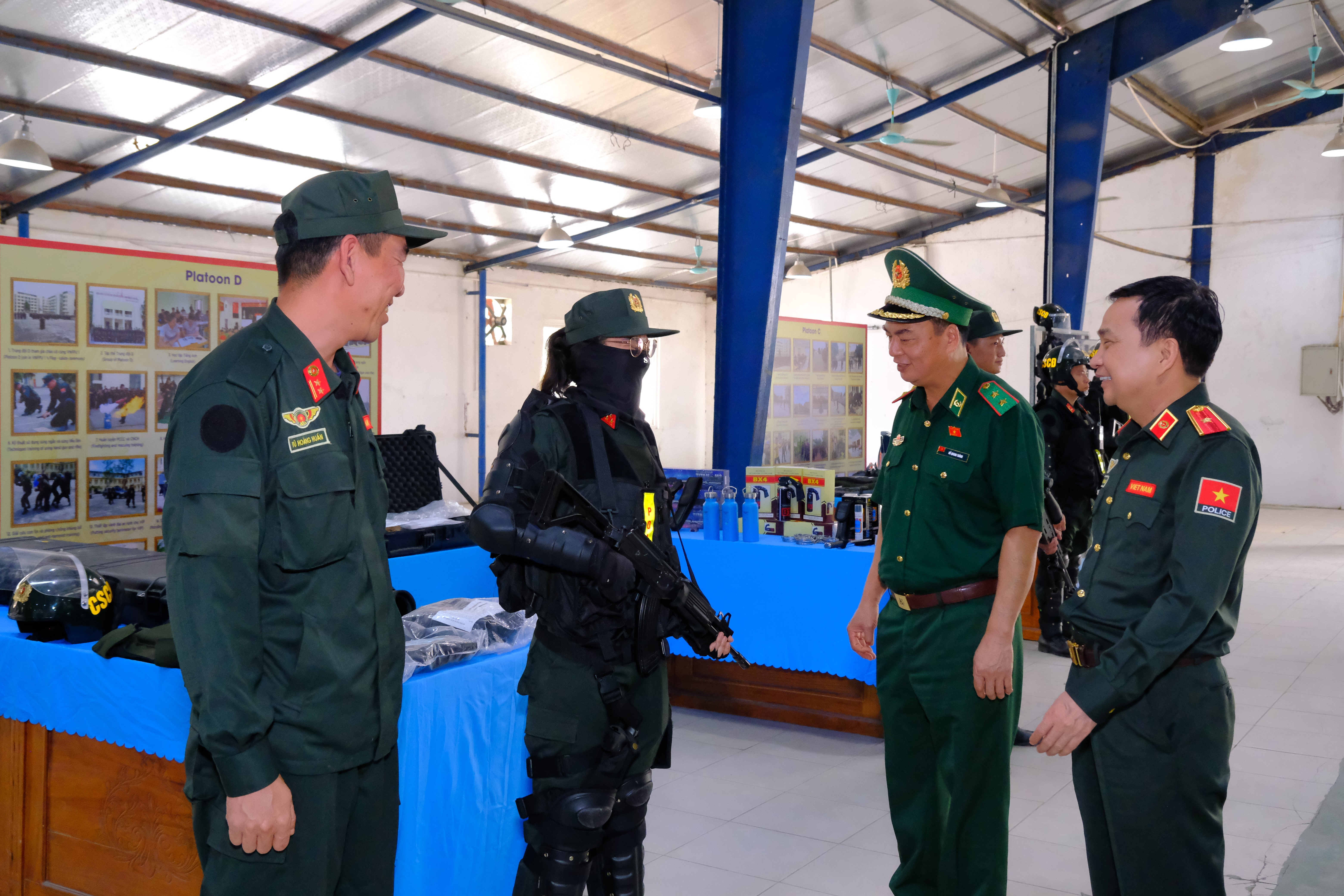 Đoàn khảo sát phục vụ thẩm tra Luật Tham gia lực lượng gìn giữ hòa bình của Liên hợp quốc. Đoàn khảo sát phục vụ thẩm tra Luật Tham gia lực lượng gìn giữ hòa bình của Liên hợp quốc.