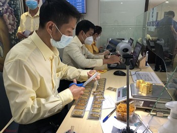 Bất chấp vàng thế giới giảm, vàng SJC vẫn tăng nửa triệu đồng mỗi lượng