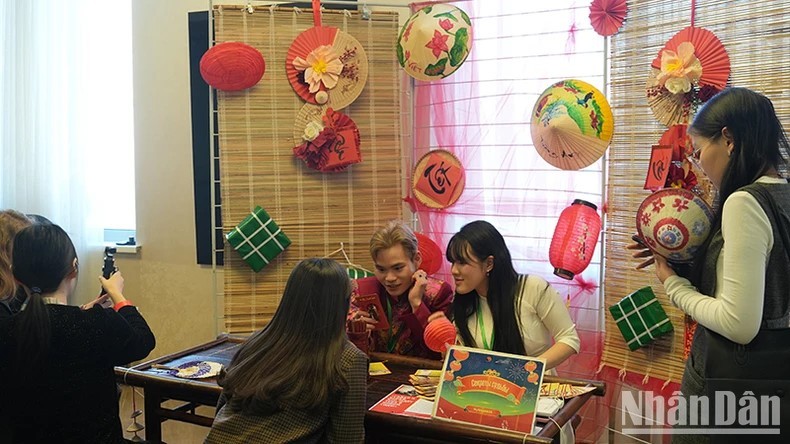 Sinh viên Việt Nam lan tỏa văn hóa Việt tại Nga Sinh viên Việt Nam lan tỏa văn hóa Việt tại Nga