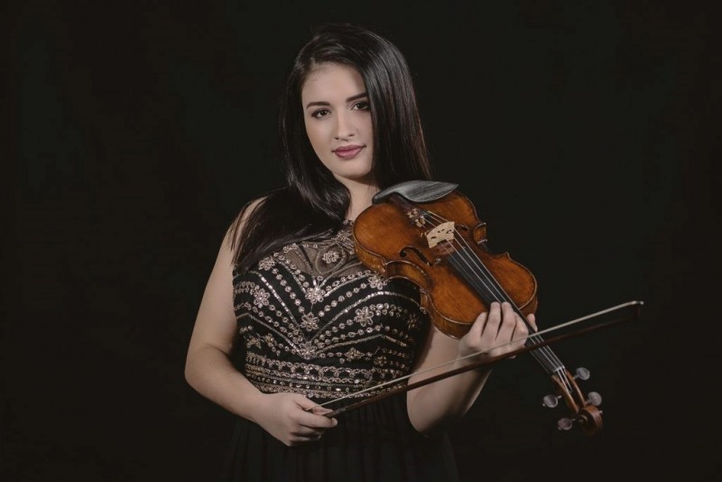 Nghệ sĩ violin Sara Dragan. Nguồn ảnh: Saradragan.com Nghệ sĩ violin Sara Dragan. Nguồn ảnh: Saradragan.com