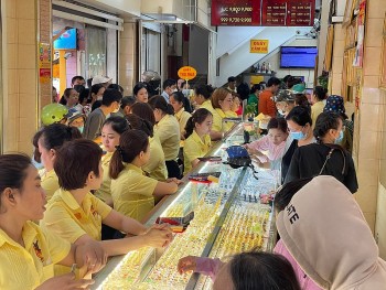 Giá vàng SJC tăng gần 10 triệu đồng/lượng chỉ trong một ngày