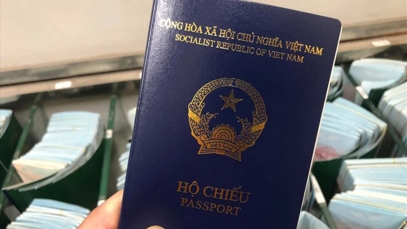 Lưu ý để chọn ảnh chuẩn đẹp làm hộ chiếu online năm 2025