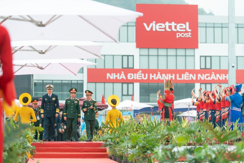 Bộ trưởng Quốc phòng Việt Nam và Trung Quốc thăm Công viên Logistics Viettel Bộ trưởng Quốc phòng Việt Nam và Trung Quốc thăm Công viên Logistics Viettel