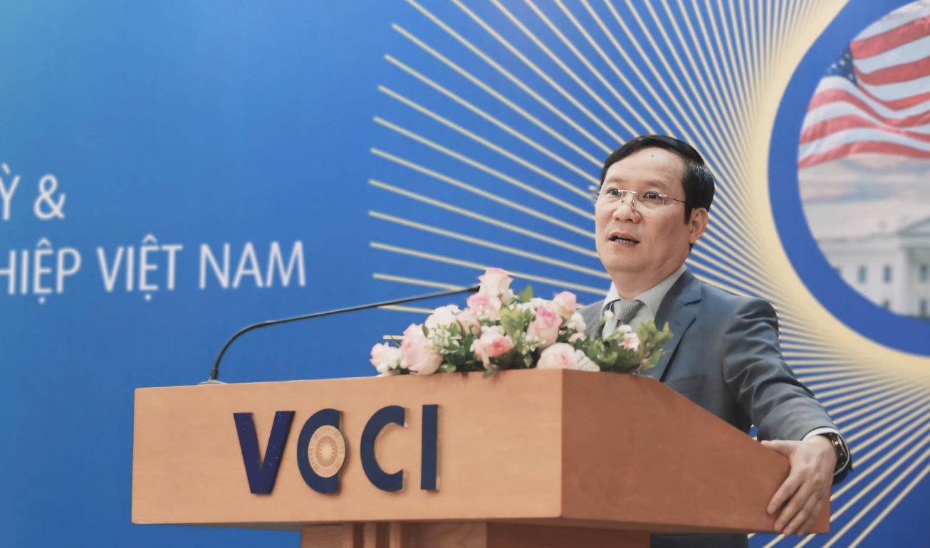 Ông Phạm Tấn Công – Chủ tịch Liên đoàn Thương mại và Công nghiệp Việt Nam (VCCI) phát biểu khai mạc. (Ảnh: Người đưa tin) Ông Phạm Tấn Công – Chủ tịch Liên đoàn Thương mại và Công nghiệp Việt Nam (VCCI) phát biểu khai mạc. (Ảnh: Người đưa tin)