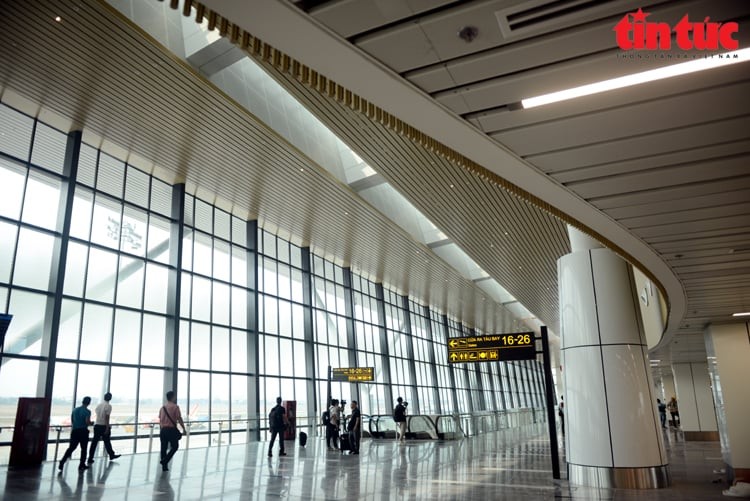 Cận cảnh Nhà ga T3 sân bay Tân Sơn Nhất trước giờ khánh thành