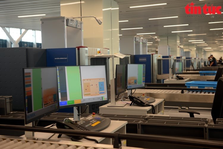 Cận cảnh Nhà ga T3 sân bay Tân Sơn Nhất trước giờ khánh thành