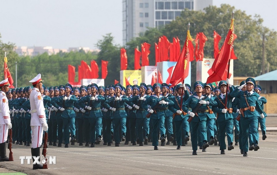 Lực lượng quân đội tham gia hợp luyện diễu binh, diễu hành tại Biên Hòa, Đồng Nai. Lực lượng quân đội tham gia hợp luyện diễu binh, diễu hành tại Biên Hòa, Đồng Nai.