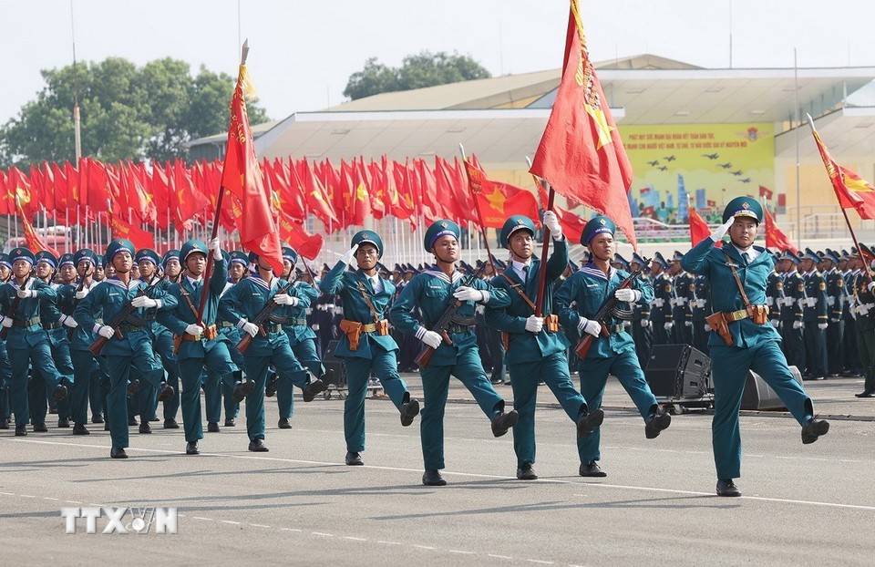 Lực lượng quân đội tham gia hợp luyện diễu binh, diễu hành tại Biên Hòa, Đồng Nai. Lực lượng quân đội tham gia hợp luyện diễu binh, diễu hành tại Biên Hòa, Đồng Nai.