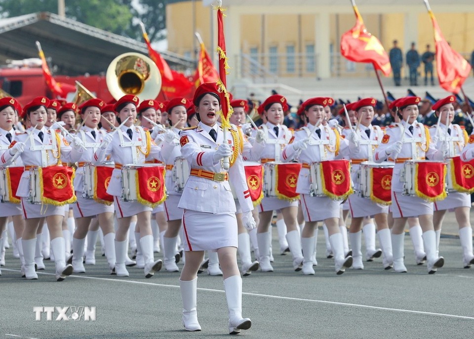 Khối quân nhạc tham gia hợp luyện diễu binh, diễu hành tại Biên Hòa, Đồng Nai. Khối quân nhạc tham gia hợp luyện diễu binh, diễu hành tại Biên Hòa, Đồng Nai.