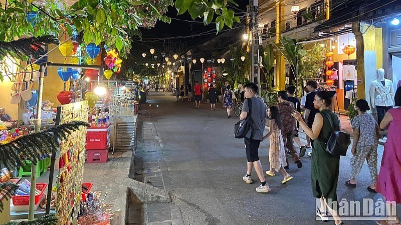 Hanoi tops the list of the most hospitable cities in Vietnam. (Photo: Huy Le) Hanoi tops the list of the most hospitable cities in Vietnam. (Photo: Huy Le)