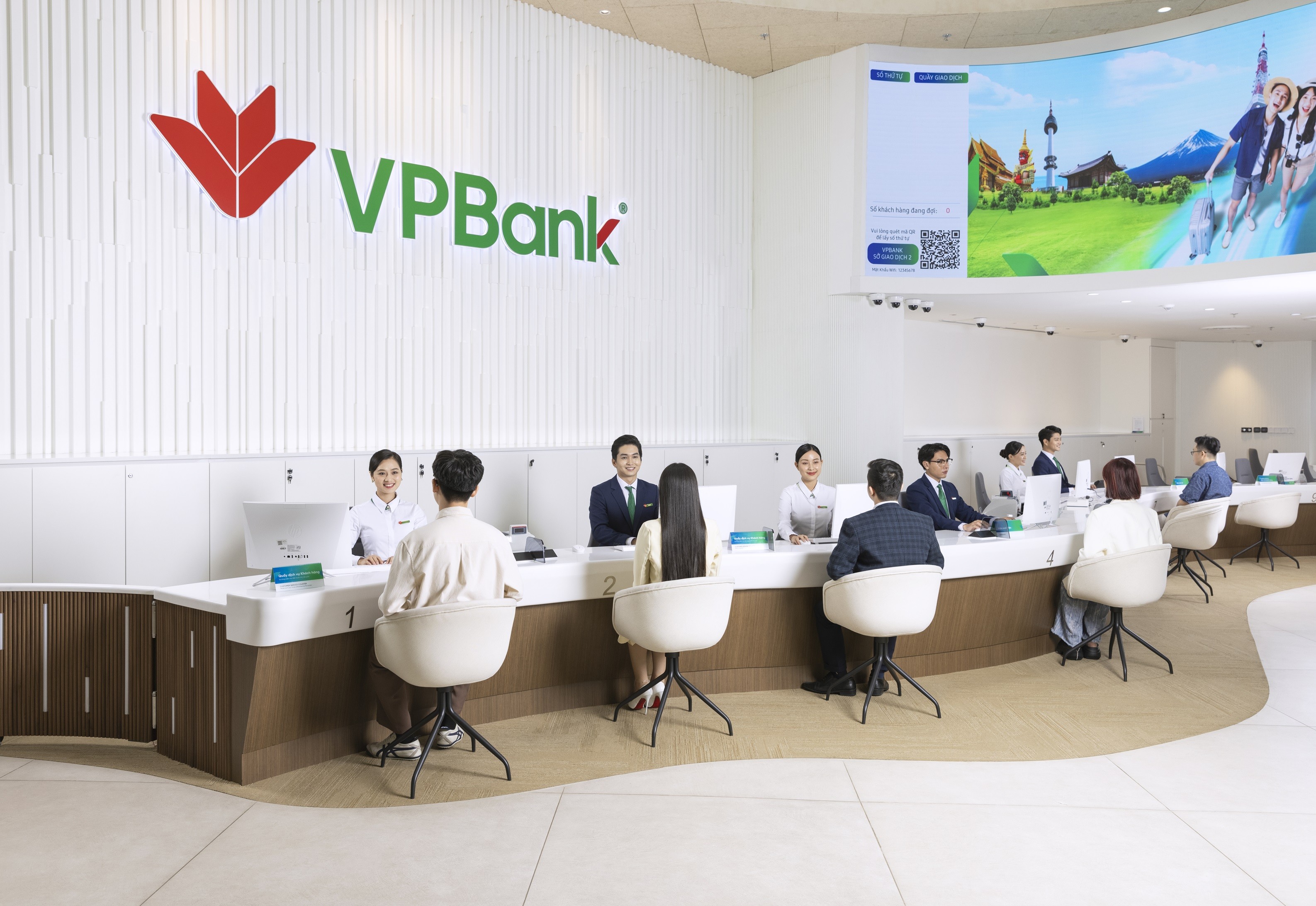 VPBank năm thứ 3 liên tiếp trả cổ tức tiền mặt. VPBank năm thứ 3 liên tiếp trả cổ tức tiền mặt.