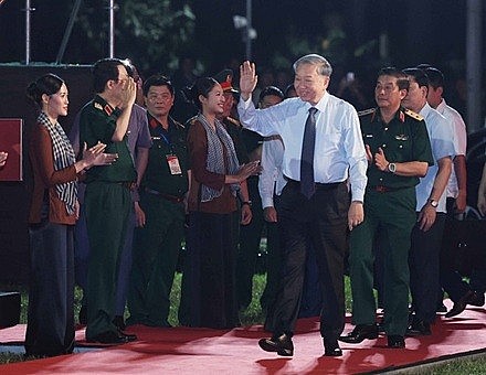 Party Chief Attends Grand Art Performance Celebrating National Reunification Party Chief Attends Grand Art Performance Celebrating National Reunification