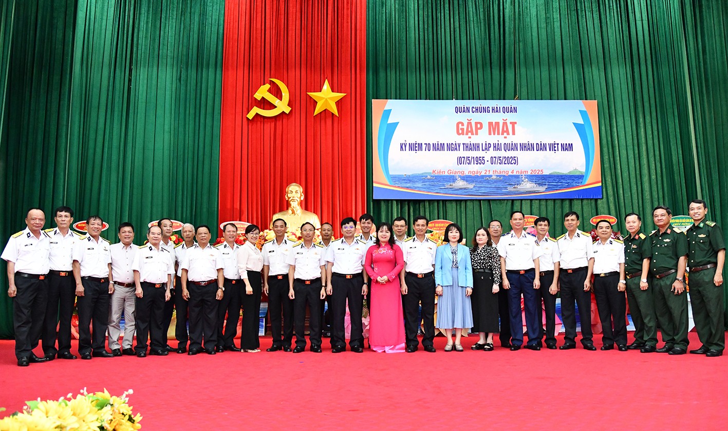 Quân chủng Hải quân gặp mặt kỷ niệm 70 năm Ngày thành lập Quân chủng Hải quân kỷ niệm 70 năm Ngày thành lập Hải quân nhân dân Việt Nam